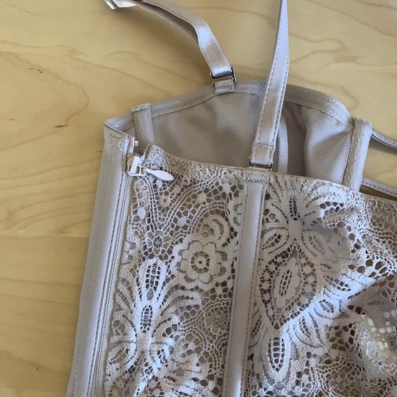 Victoria’s Secret Malibu Bustier - Picture 6 of 6